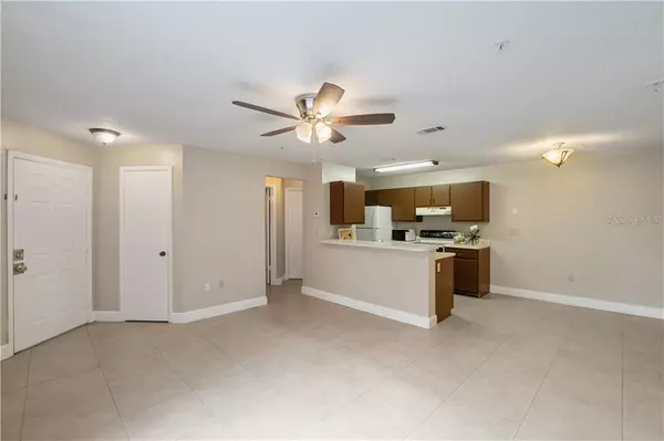 Altamonte Springs, FL 32714,623 DORY LN #203