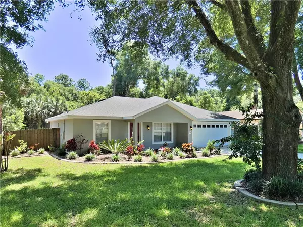 1106 HELEN DR, Deland, FL 32720