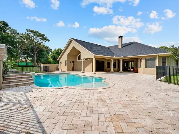 Altamonte Springs, FL 32714,99 HORSE LOVERS LN