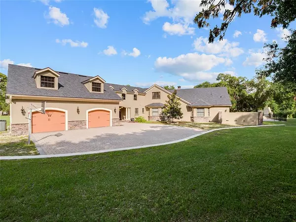 Altamonte Springs, FL 32714,99 HORSE LOVERS LN