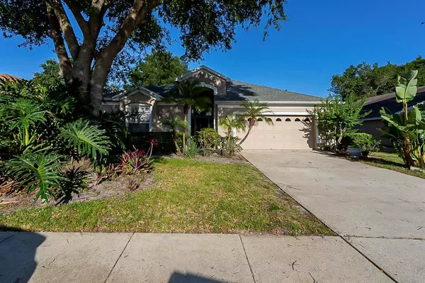 305 ENGLENOOK DR, Debary, FL 32713