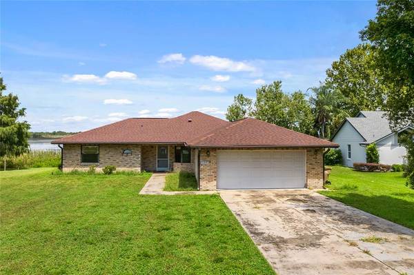 36850 LAKE YALE DR, Grand Island, FL 32735