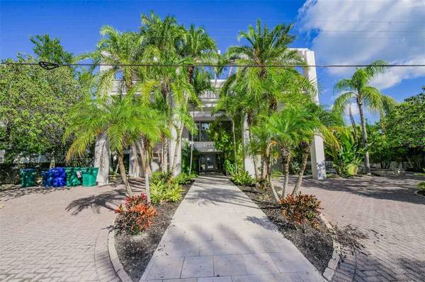 804 N SHORE DR, Anna Maria, FL 34216