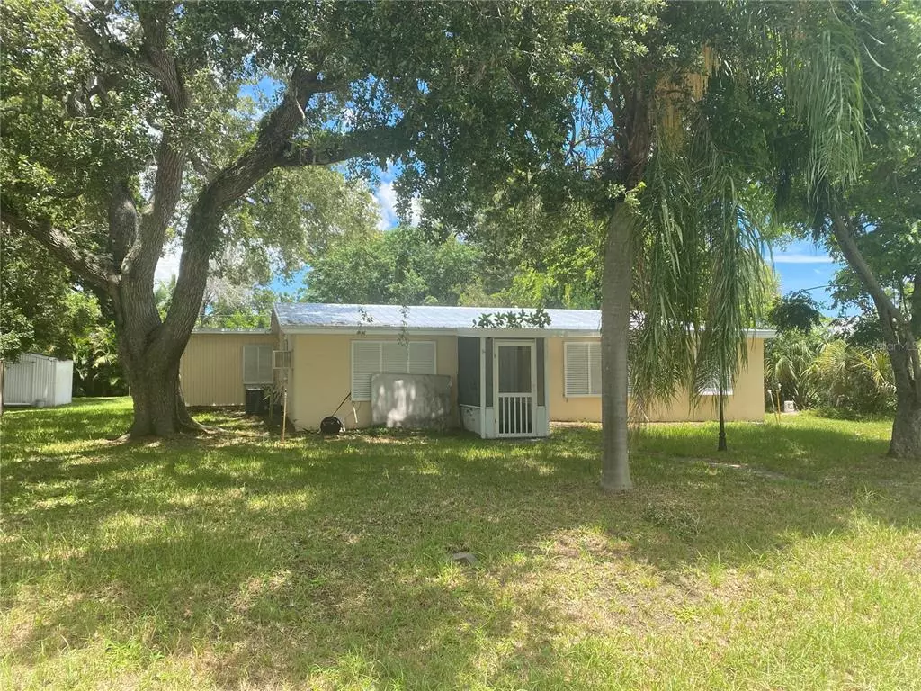 Vero Beach, FL 32960,610 11TH PL