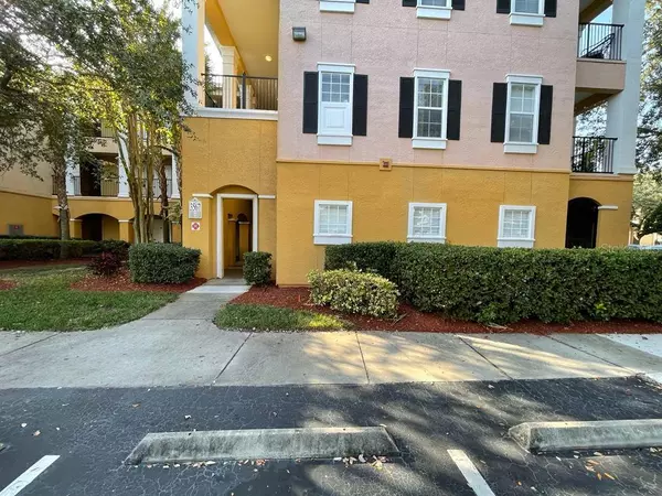 3567 CONROY RD #1215, Orlando, FL 32839