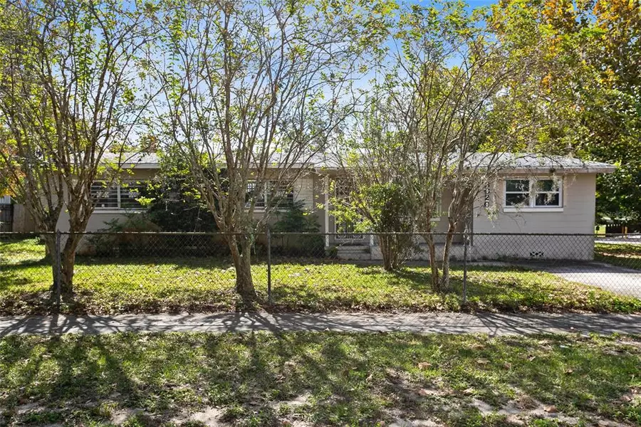 3020 CALLOWAY DR, Orlando, FL 32810