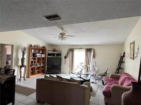 Kissimmee, FL 34759,602 DROMEDARY CT