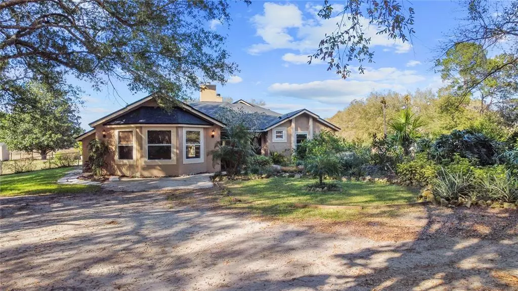 200 W OSCEOLA RD, Geneva, FL 32732