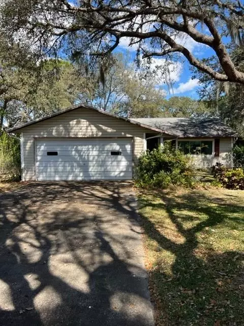 Leesburg, FL 34788,336 RIVER GLASS CT