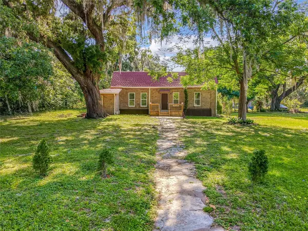 243 S VIRGINIA AVE, Center Hill, FL 33514