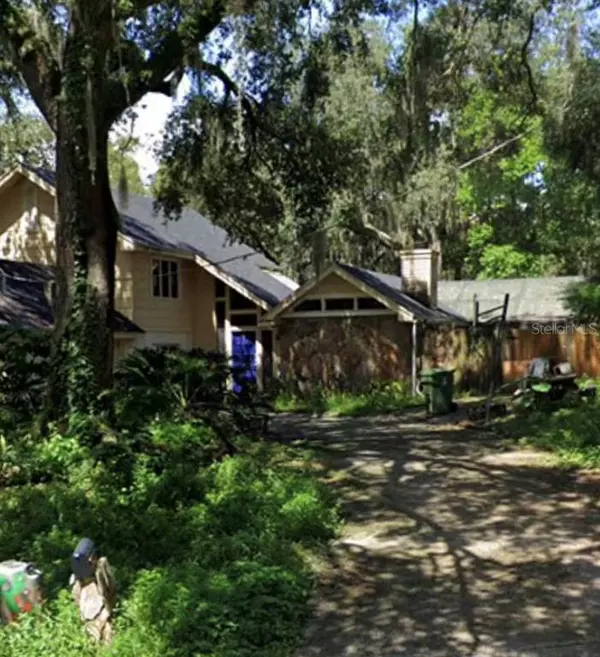 8306 N RIVER OAKS CT,  Tampa,  FL 33617