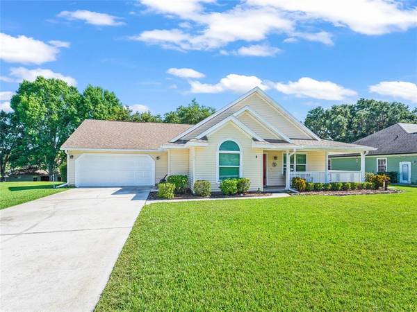 4 OAKLAND POINTE CIR, Oakland, FL 34760