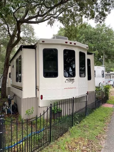 Apopka, FL 32703,3000 CLARCONA RD #2206