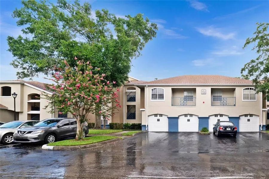 7280 WESTPOINTE BLVD #812, Orlando, FL 32835