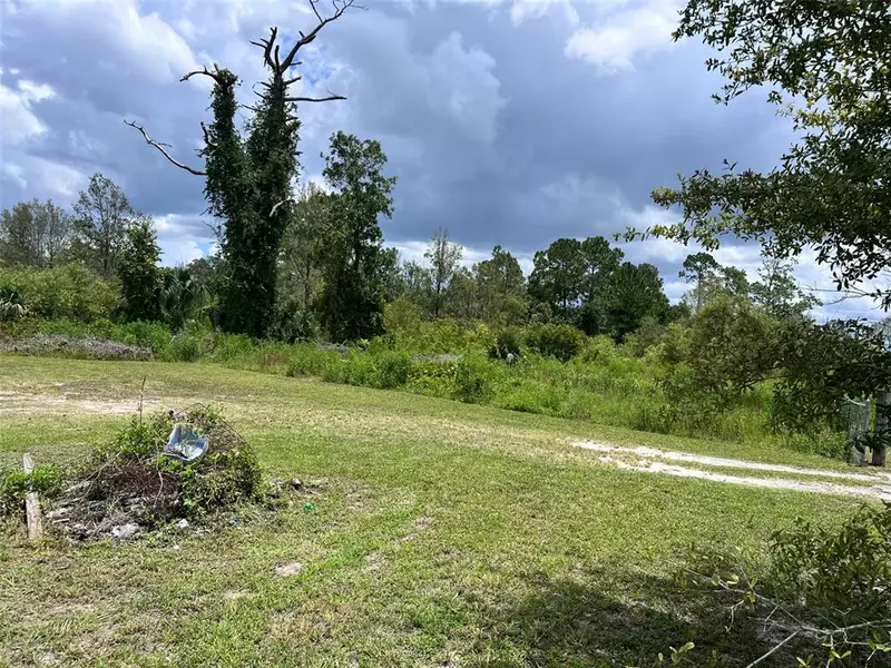 LAKESIDE DR, Deland, FL 32720