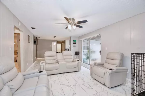 5702 JACQULYN DR Zellwood, FL 32798