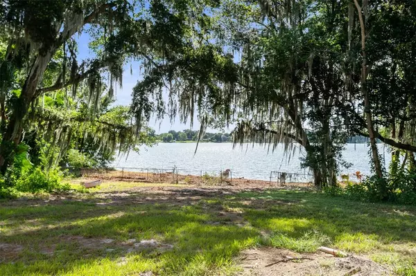 Winter Haven, FL 33881,1000 W LAKE MARTHA DR NE