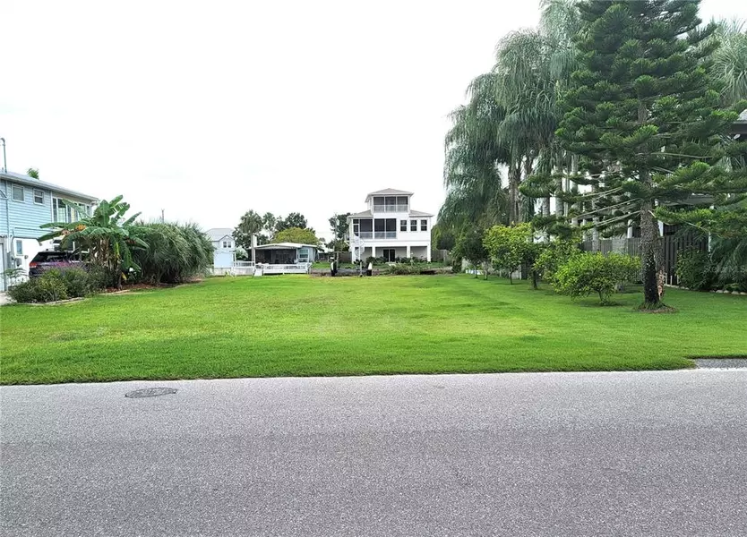 4004 EAGLE NEST DR, Hernando Beach, FL 34607