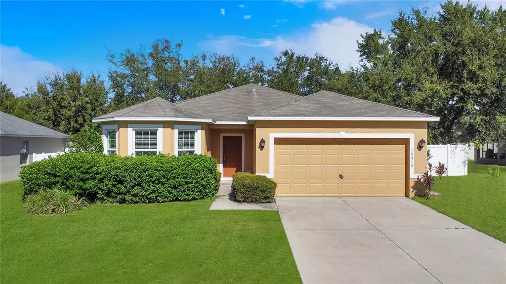 12913 REGIMENT DR, Grand Island, FL 32735