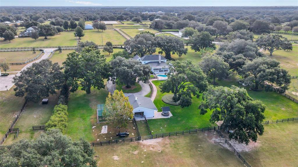 23925 WOLF BRANCH RD, Sorrento, FL 32776