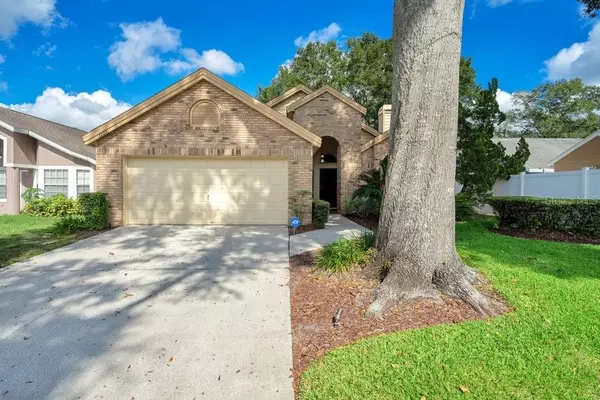 Apopka, FL 32703,1102 WHISPERING WINDS CT