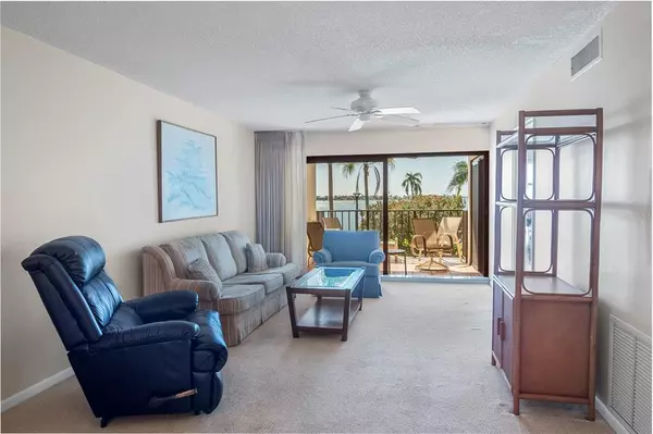 St Petersburg, FL 33715,6291 BAHIA DEL MAR CIR #215