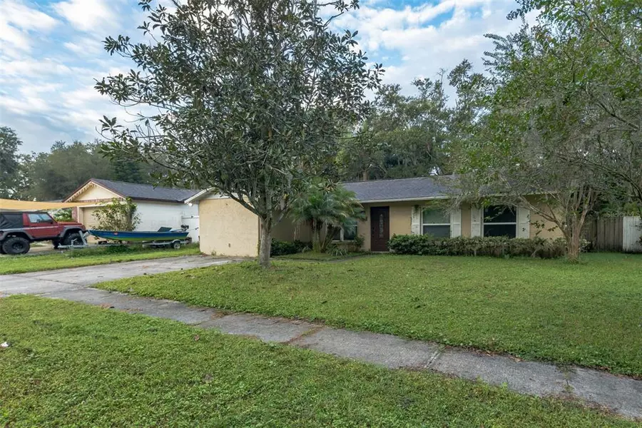 1143 FOXWOOD DR, Lutz, FL 33549