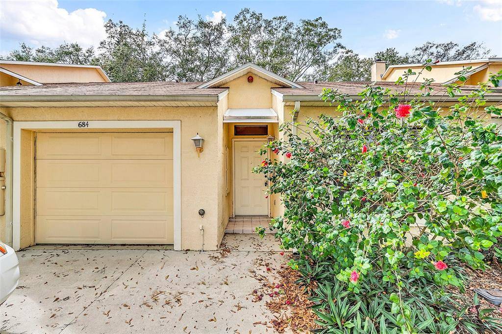 684 W CRANES CIR, Altamonte Springs, FL 32701