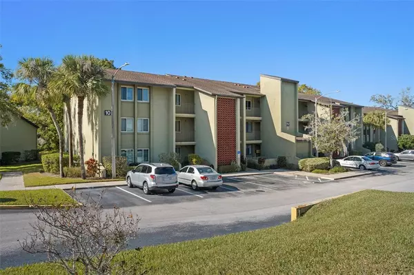 10 ESCONDIDO CIR #94,  Altamonte Springs,  FL 32701