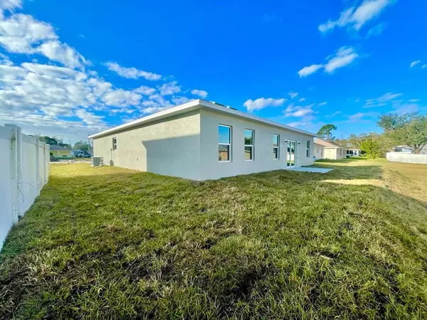 Poinciana, FL 34759,17 SAWFISH LN