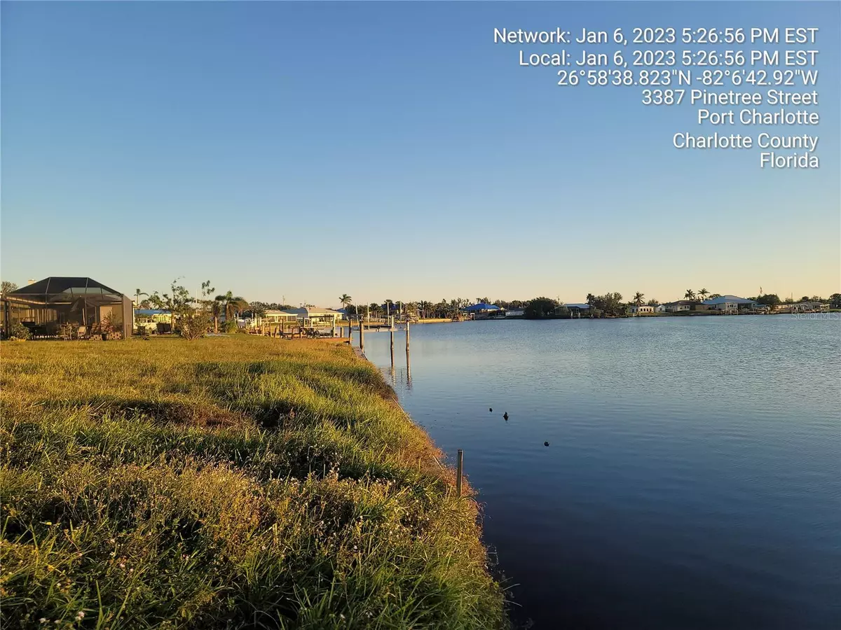 Port Charlotte, FL 33952,3387 PINETREE ST