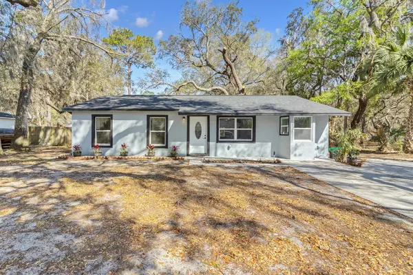 1127 E 11TH AVE,  Mount Dora,  FL 32757