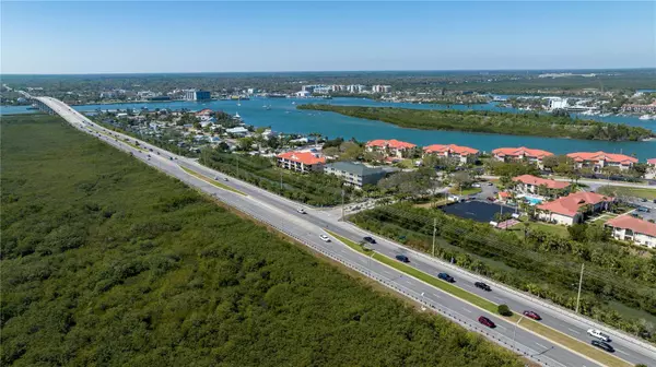 New Smyrna Beach, FL 32169,460 BOUCHELLE DR #105