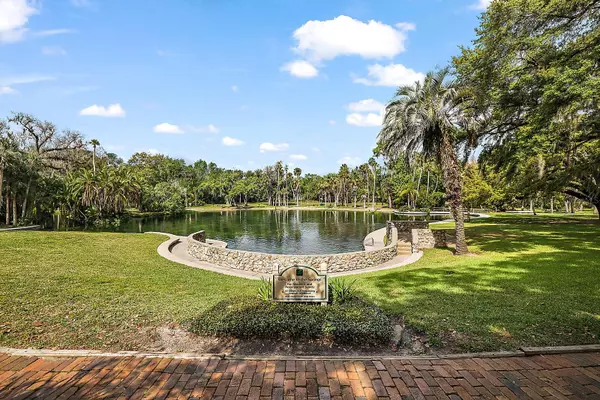 Longwood, FL 32779,103 CROWN OAKS WAY #103