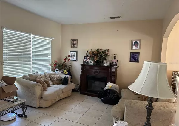 Poinciana, FL 34759,638 REINDEER DR