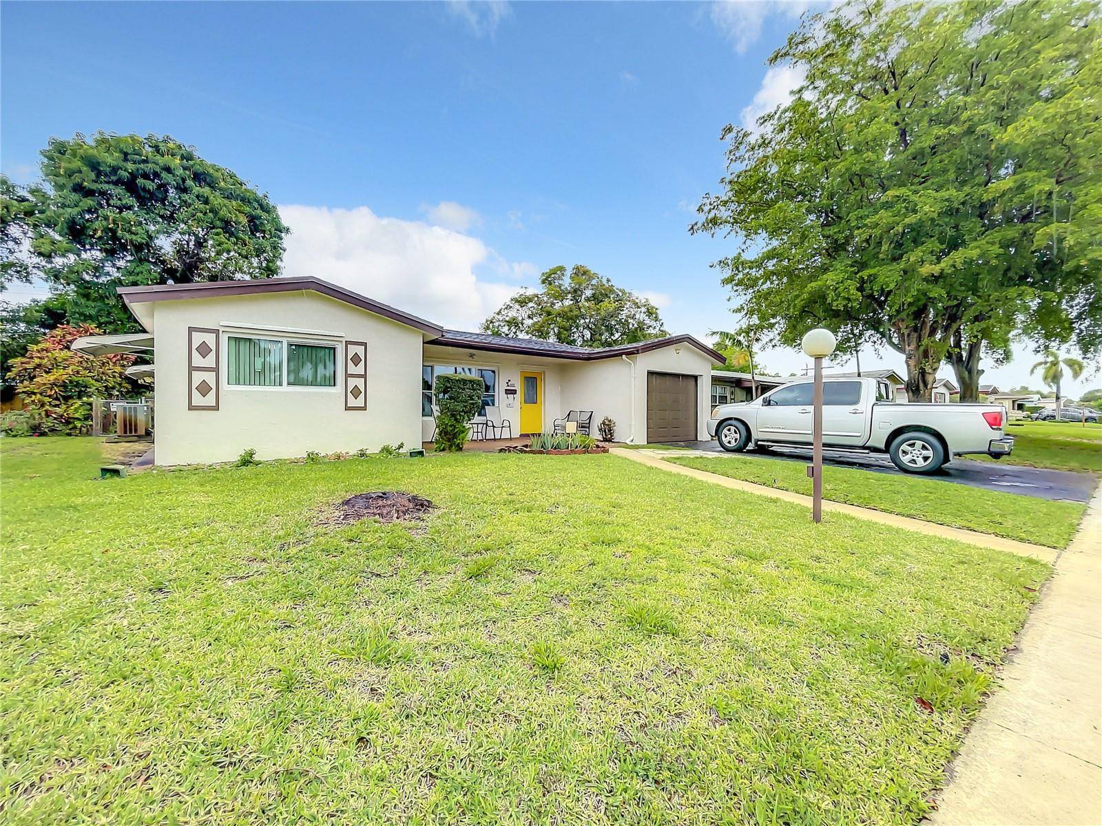 3332 NW 33RD ST, Lauderdale Lakes, FL 33309