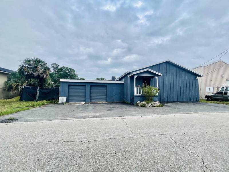 221 STATE AVE, Holly Hill, FL 32117