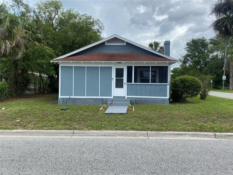 1037 S ADELLE AVE, Deland, FL 32720