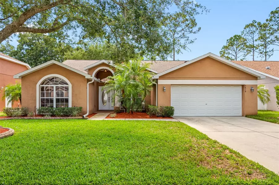 5619 WALKINGSTICK LN, Wesley Chapel, FL 33543