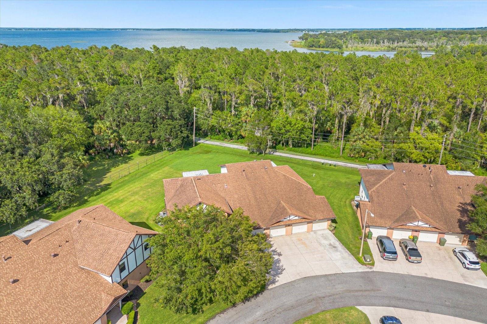 100 E OAK TERRACE DR #F2, Leesburg, FL 34748