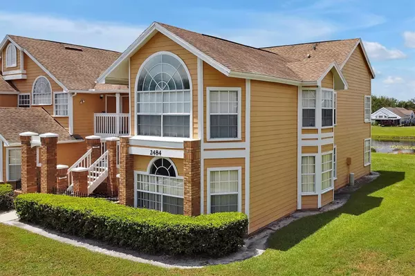 2484 SWEETWATER CLUB CIR #90, Kissimmee, FL 34746