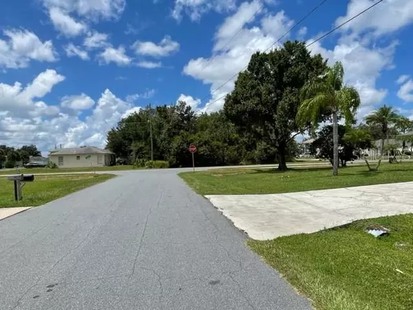 Poinciana, FL 34759,705 MARTIN LN