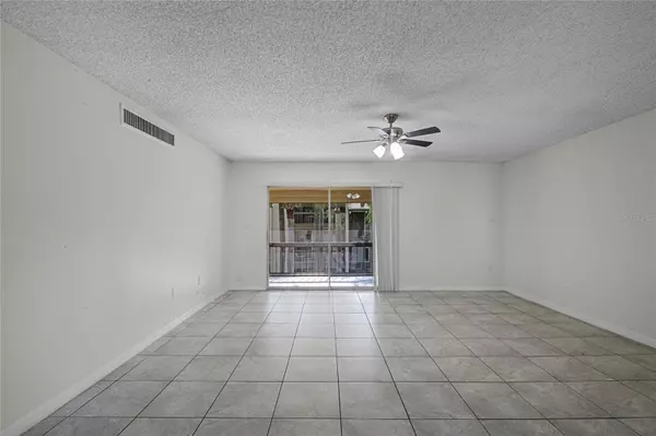 Altamonte Springs, FL 32701,584 ORANGE DR #110