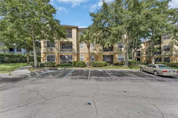 2600 ROBERT TRENT JONES DR #916, Orlando, FL 32835