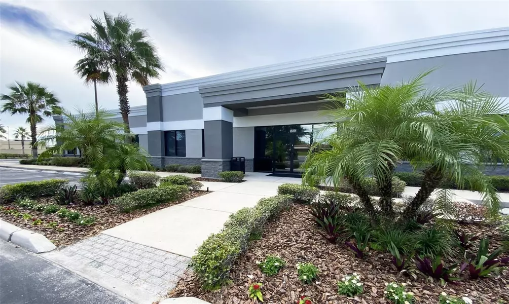 1802 N ALAFAYA TRL, Orlando, FL 32826