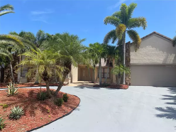 137 SW 100 TER, Coral Springs, FL 33071