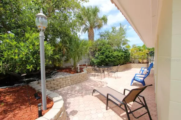 Sarasota, FL 34242,1104 S MOONMIST CT #M-10