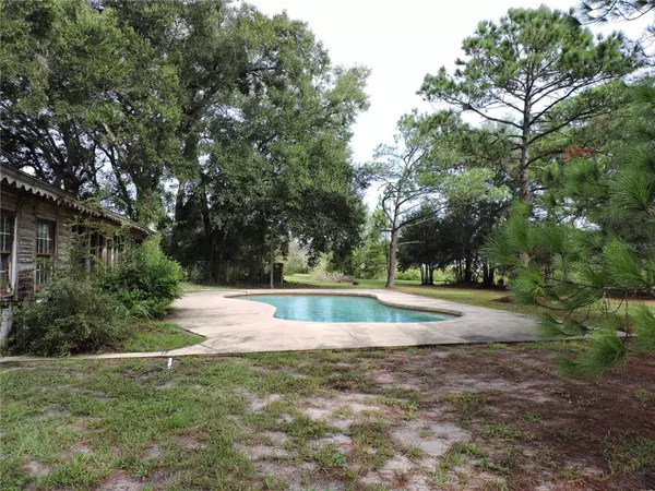 Longwood, FL 32750,403 LAZY ACRES LN