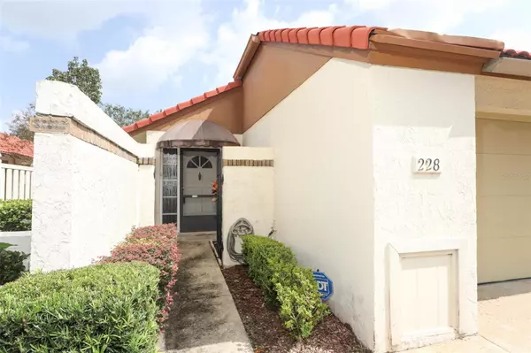 Winter Park, FL 32792,228 BALFOUR DR #17