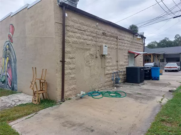 Sanford, FL 32771,405 E 4TH ST